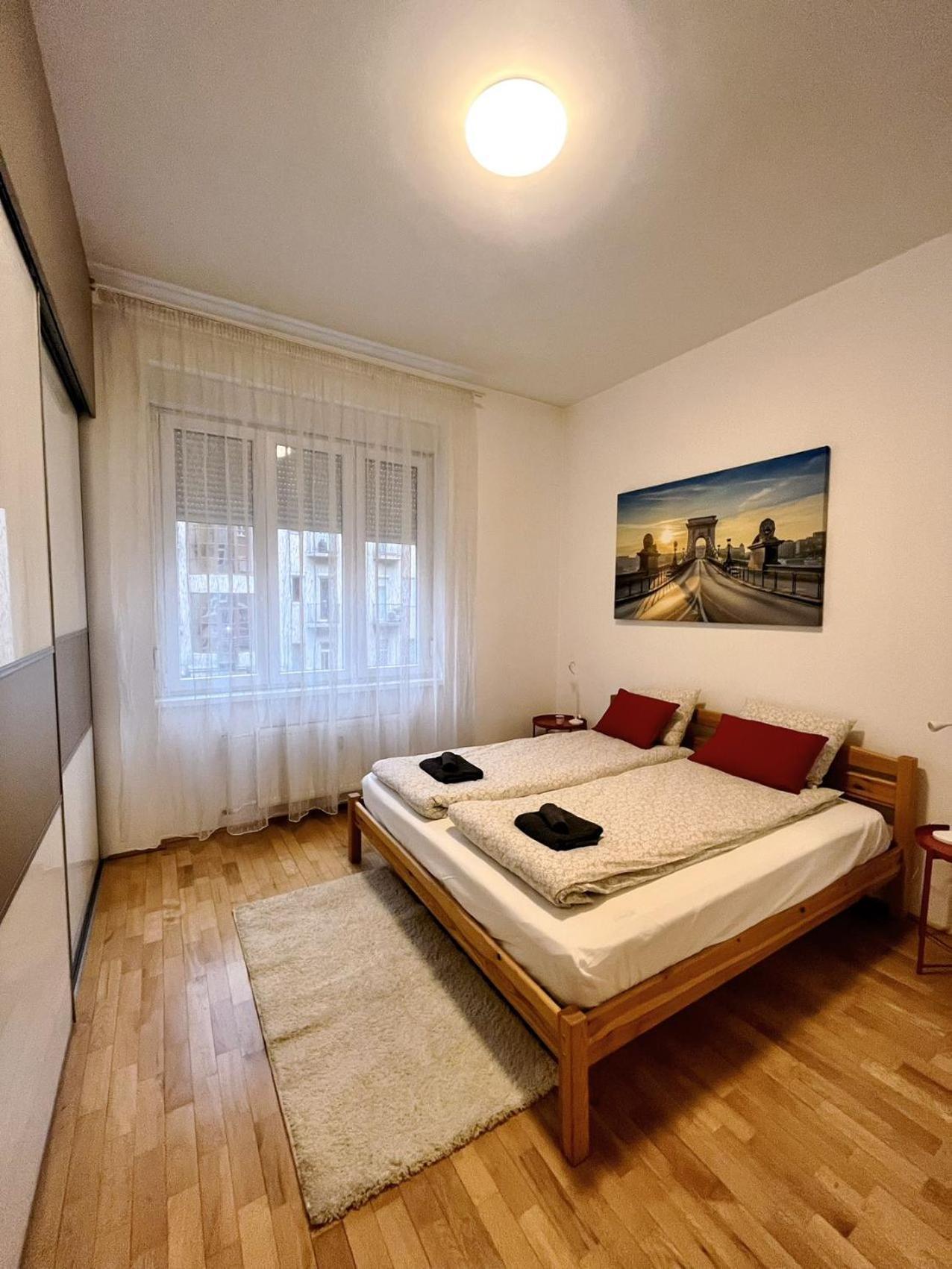 Boutique Family Apartment In The Heart Of City Boedapest Buitenkant foto